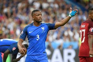 "Bande von Schwuchteln": Evra wegen homophober Beleidigung angezeigt