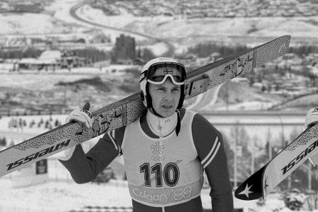 Nykänen in Jyväskylä beigesetzt - Weißflog bei der Trauerfeier