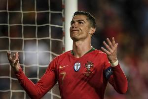 EM-Qualifikation: Portugal weiter ohne Sieg - CR7 verletzt ausgewechselt