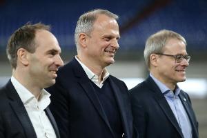 S04-Marketingvorstand Jobst zu Abstiegsszenario: Wirtschaftlich "muss sich niemand Sorgen machen"