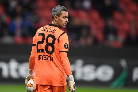 Bayer: Ersatzkeeper Özcan verlängert bis 2020