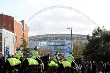 Polizei nimmt zehn Fans nach Platzsturm vorläufig fest