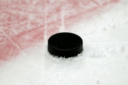 Eishockey: DEB-Frauen gehen bei Künast-Debüt unter