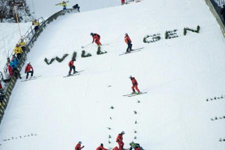 Skispringen: Willingen sucht Helfer zum Schneeräumen