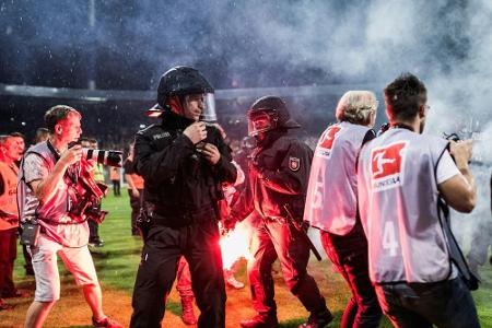 Braunschweig-Fan nach Böllerwurf verurteilt