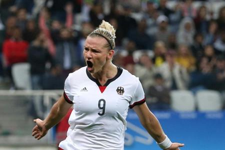DFB-Frauen: Kapitänin Popp fällt wohl für MVT-Premiere aus