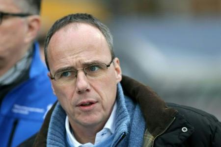 Nach Polizei-Einsatz bei Eintracht-Spiel: Kritik an Innenminister Beuth