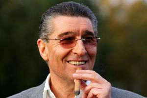 Schalke-Legende Rudi Assauer in Herten beigesetzt