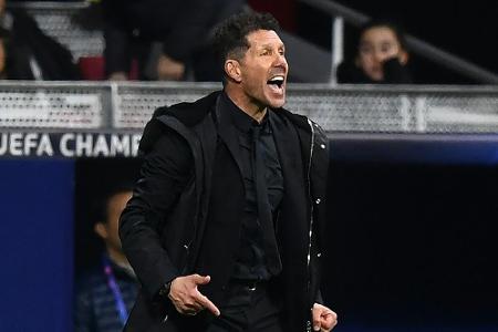 Simeones obszöne Geste: 