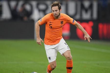 Für den ehemaligen Spieler von Manchester United war es ein unscheinbarer Auftritt. Hinten unterliefen Blind anders als manc...