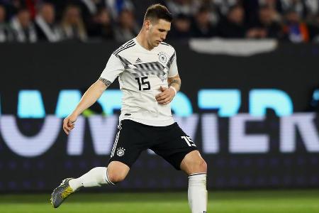 Als Abwehrchef hielt Süle die Defensive zunächst in brenzligen Situationen mit Bravour zusammen. Nach dem Seitenwechsel kam ...