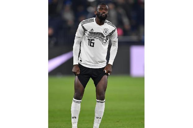 Über weite Stecken lieferte der Chelsea-Hüne eine gutes Spiel ab. Präsentierte sich wie die Mehrzahl der DFB-Akteure sehr wa...
