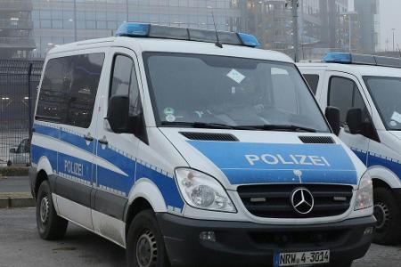 Krawalle vor VfB-Bayer: 40 Personen 