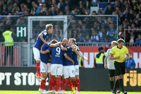 Sieg in Unterzahl: Kiel schlägt St. Pauli im Verfolgerduell