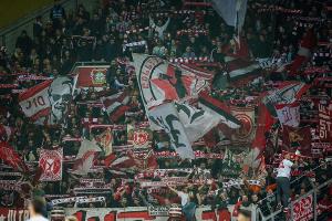 Bengalische Feuer: 1000 Euro Geldstrafe für Düsseldorf