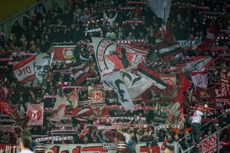 Bengalische Feuer: 1000 Euro Geldstrafe für Düsseldorf