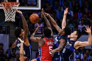 Handynutzung auf der Bank: Ärger für NBA-Profi Johnson