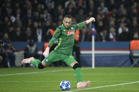 Nach Kopfverletzung: Neapel-Torhüter Ospina wieder im Training