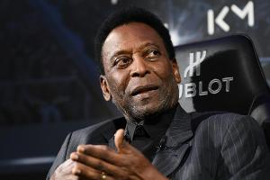 Pele nach Krankenhausaufenthalt zurück in Brasilien