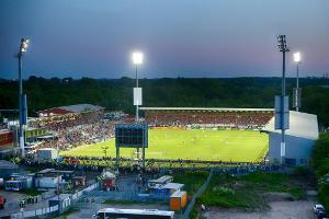 Neue Tribüne komplett nutzbar: Kiel hofft auf Zuschauerrekord