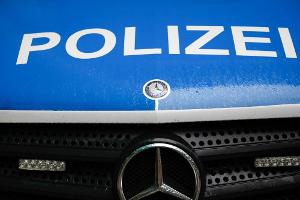 Massenschlägerei zwischen Fortuna- und Schalke-Fans