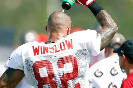 Ehemaliger NFL-Spieler Winslow der Vergewaltigung schuldig gesprochen