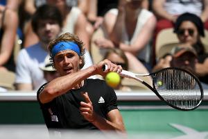 French Open: Zverev nach Fünfsatz-Sieg im Achtelfinale