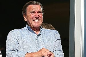 Altkanzler Schröder legt Amt als Aufsichtsratsboss bei Hannover 96 nieder