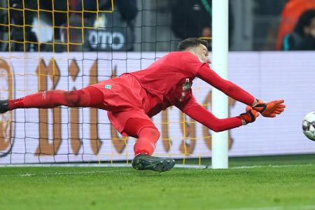 Fünfmal schaffte es der Tscheche zwischen die Pfosten der sport.de-Top-Elf des Spieltags und hängte damit unter anderem BVB-...