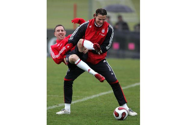 Ribérys bester Kumpel in der Anfangszeit bei den Bayern ist Daniel van Buyten. Dank des Belgiers überwindet der Franzose die...