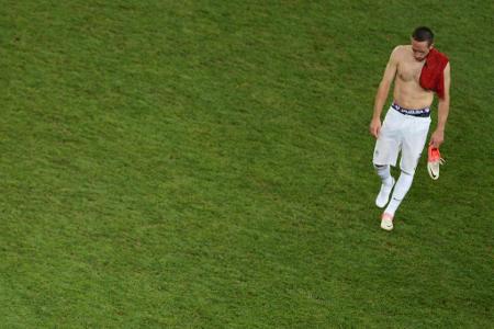 Mit der Équipe Tricolore bleiben Ribéry solche Erfolge verwehrt. 81 Mal läuft er für Les Bleus auf, ein Titel springt dabei ...