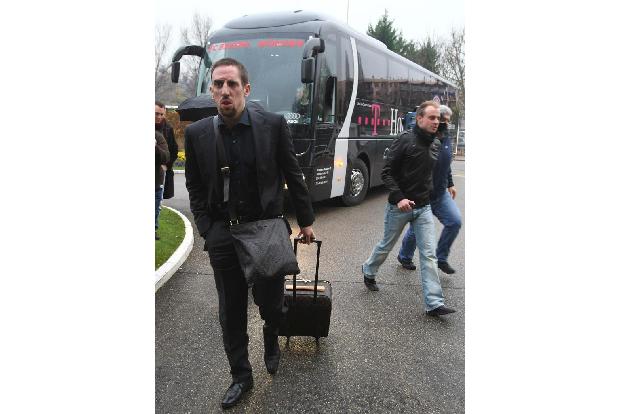 Ein weiterer: Im Jahr 2009 wird Ribéry angeklagt, in einem Münchener Hotel Sex mit einer minderjährigen Prostituierten gehab...
