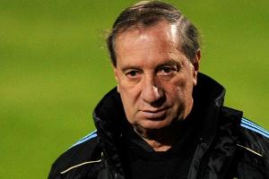 Argentiniens Weltmeistercoach Bilardo nach Hirn-OP in ernstem Zustand