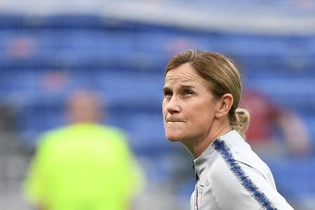 Ellis tritt als Trainerin von Frauen-Weltmeister USA zurück