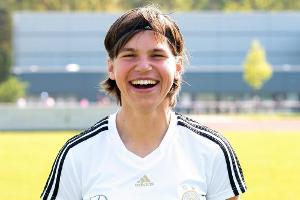 "Lieber Kollege": Ex-Weltmeisterin Hingst mokiert sich über Geburtstags-Gruß