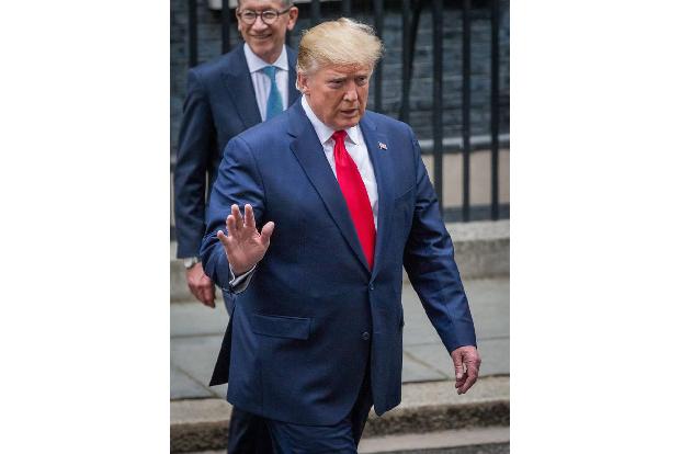 Sogar Donald Trump ließ sich zu Glückwünschen hinreißen – obwohl er mit der Kapitänin der US-Damen im Streit liegt. 