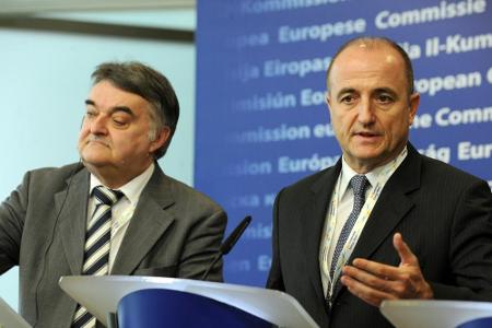 NRW-Innenminister fordert Initiative gegen Fangewalt