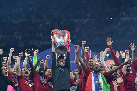 Charity-Auktion: Liverpool versteigert signierte Replika des CL-Pokals