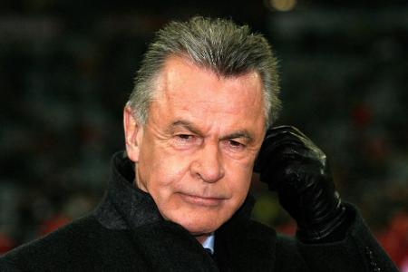 Hitzfeld rät Bayern von Sane-Transfer zum jetzigen Zeitpunkt ab