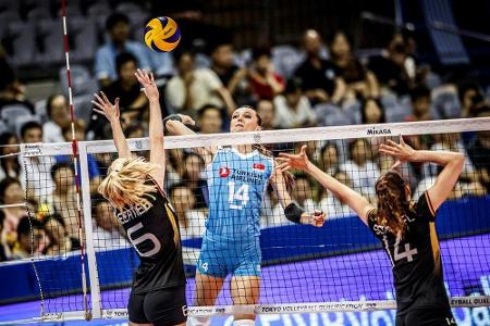 Olympia-Qualifikationsturnier: Volleyballerinnen starten mit Niederlage