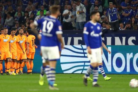 'Ein Spiel zum Vergessen', urteilte Stevens nach der peinlichen 2:5-Klatsche gegen Hoffenheim. Die Königsblauen konnten die ...