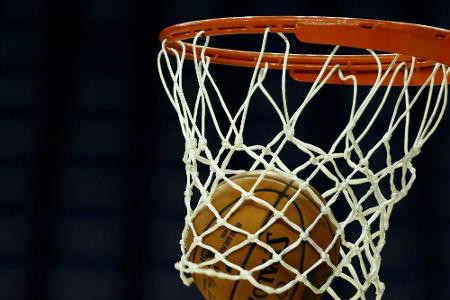 1500 Dollar für schlechte Sicht: Russell Crowe motzt nach Basketball-Rekordpartie in Australien