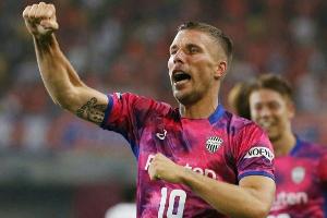 Podolski geht von Japan-Abschied am Jahresende aus