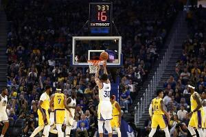 Curry "tauft" neue Warriors-Arena - Lakers als Spielverderber