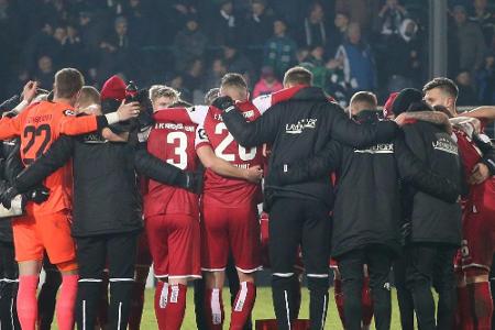 Sieg im Elfmeterschießen: Kaiserslautern wirft Nürnberg aus dem Pokal
