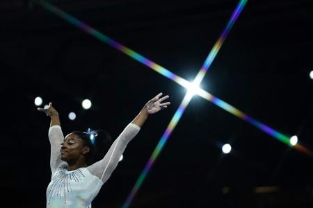 Kunstturn-WM in Stuttgart: Biles mit fünftem Mehrkampf-Titel