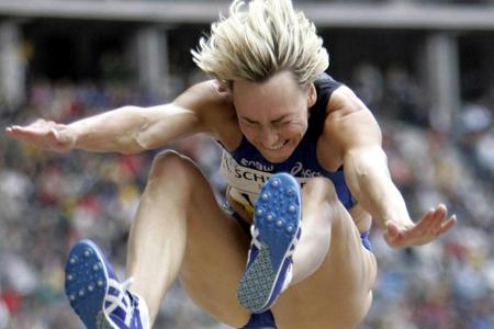 Hochspringerin Mahutschich holt Silber mit Altersrekord