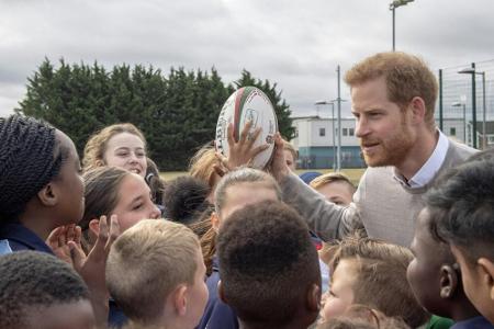Prinz Harry unterstützt englische Rugby-Nationalmannschaft im WM-Finale