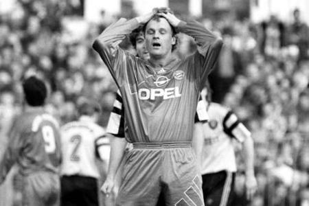 Während seiner gesamten Zeit in München musste Roland Wohlfarth um seinen Stammplatz kämpfen. Ob Laudrup, Valencia oder Ster...