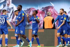 Schalke stürzt Leipzig - Bayern neuer Spitzenreiter